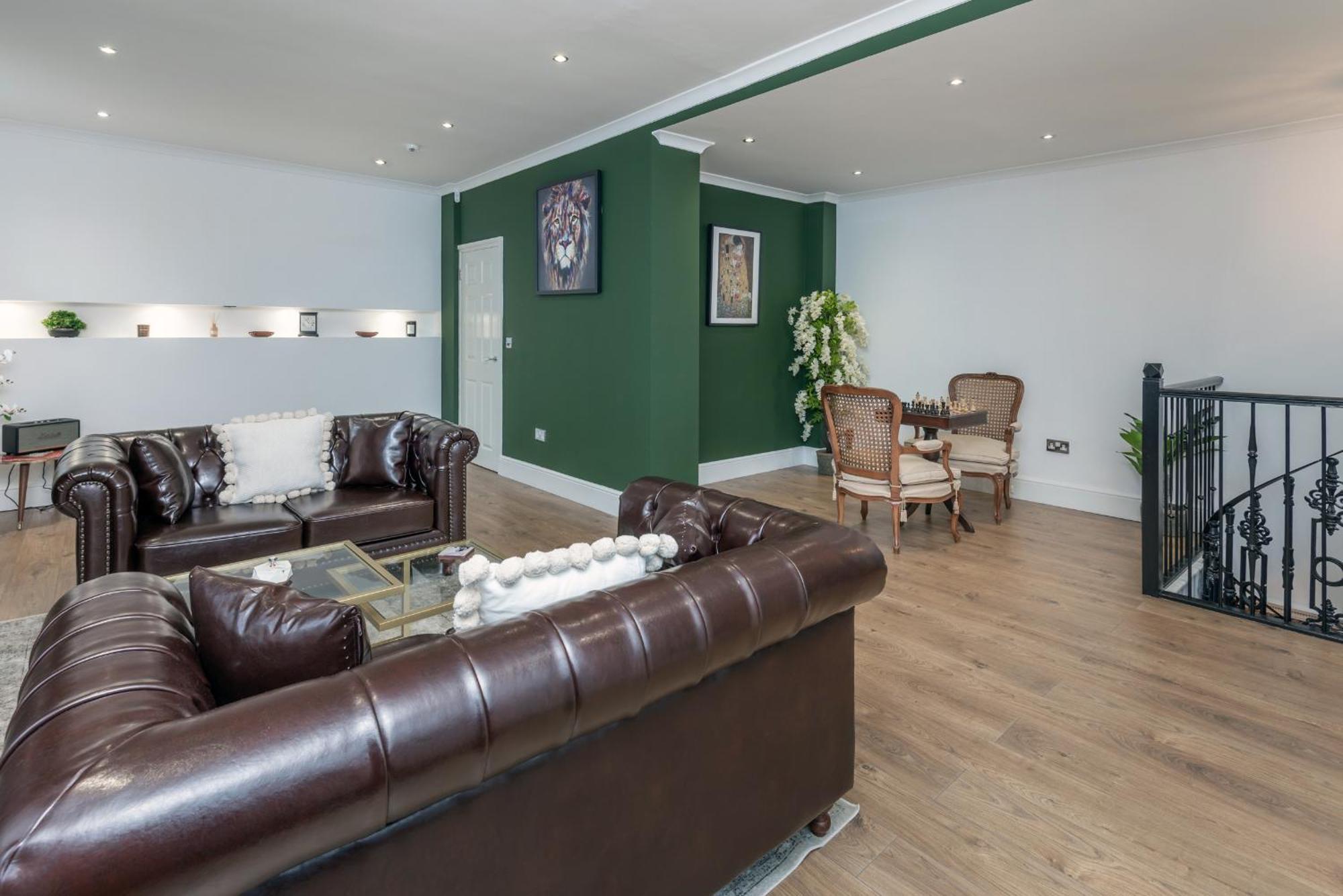 The London House - Entire Villa ภายนอก รูปภาพ