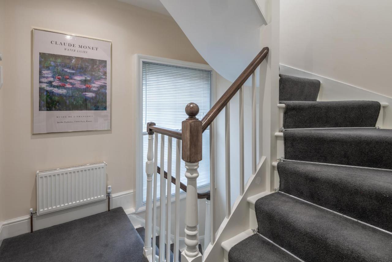 The London House - Entire Villa ภายนอก รูปภาพ