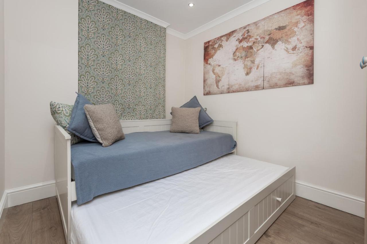 The London House - Entire Villa ภายนอก รูปภาพ