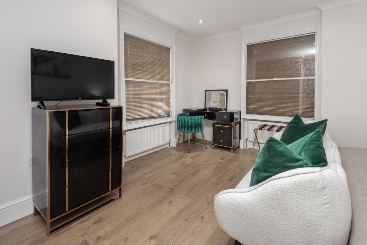 The London House - Entire Villa ภายนอก รูปภาพ